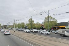 Melbourne: Cụ ông bị xe hơi tông nguy kịch