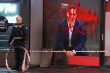 Victoria: Văn phòng một nghị sĩ bị tấn công với các hình vẽ bằng sơn