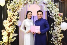 Chồng Hoa hậu Ngọc Hân chia sẻ loạt ảnh kỷ niệm 5 năm ngày đăng ký kết hôn