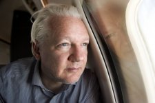 Cuộc chiến pháp lý hơn 10 năm của Julian Assange