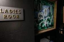 Bảo tàng MONA trưng bày tranh Picasso trong nhà vệ sinh nữ