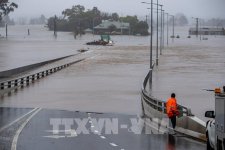 Sydney: Nước đang rút nhưng hàng chục ngàn người vẫn phải sơ tán