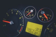 Tại sao ô tô thường không phản ánh chính xác nhiệt độ thực tế bên ngoài?