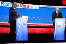 Cuộc tranh luận trực tiếp giữa ông Trump và Biden