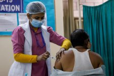 Ấn Độ tiêm trộn vaccine Covaxin - Covishield