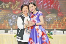 Con gái nghệ sĩ Bạch Mai cảm ơn Việt Hương đã lo tang lễ cho mẹ