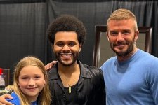 Cha con nhà Beckham hòa mình trong đêm nhạc của The Weeknd