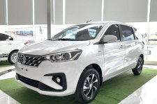 Suzuki Ertiga hybrid giảm giá tất tay tại đại lý