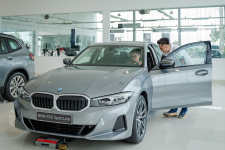 Đại lý Việt Nam tiếp tục giảm giá BMW 3-Series 2023