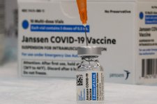 Liều vaccine Johnson &amp; Johnson thứ ba đạt hiệu quả ngăn bệnh trở nặng 100%