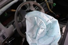 12 nhà sản xuất ô tô tại Mỹ bị cáo buộc có túi khí kém chất lượng