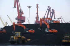 Ấn Độ mua than của Úc nằm tồn tại các bến cảng Trung Quốc