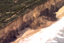 Victoria: Một vụ lở đất khiến một phần của vách đá gần đường Great Ocean Road bị sụp xuống