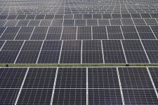 Úc có thể trở thành “siêu cường” về năng lượng tái tạo nhờ trang trại năng lượng Mặt Trời mới ở Queensland