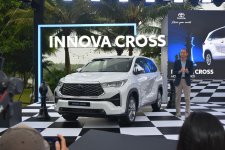 Chi tiết Toyota Innova Cross vừa ra mắt tại Việt Nam