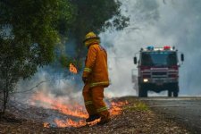 Victoria: Lệnh cấm lửa hoàn toàn được đưa ra trong khi tiểu bang bố trí 50 chiếc máy bay chữa cháy