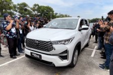 Chi tiết Toyota Innova 2023 vừa ra mắt tại Indonesia