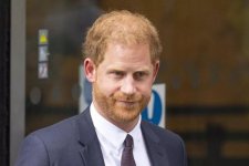 Hoàng tử Harry thất bại trong cuộc chiến pháp lý với tờ The Mail on Sunday