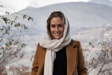 Không thể về New Zealand, phóng viên mang thai nhờ Taliban giúp đỡ