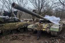 Tổng thống Ukraine chỉ trích Đức chậm trễ viện trợ xe tăng