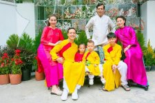 Nghệ sĩ Việt đọ sắc với áo dài ngày Tết