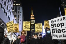 Vụ năm cảnh sát đánh chết người: Biểu tình khắp nước Mỹ