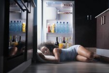 Mẹo giúp ngủ ngon trong ngày nóng khi không có máy lạnh