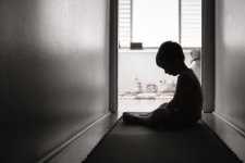 Tin Úc: Nhiều biện pháp được nêu lên nhằm ngăn chặn vấn nạn lạm dụng tình dục trẻ em