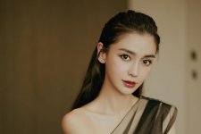 Angelababy bị 'ném đá' kịch liệt hậu ly hôn với Huỳnh Hiểu Minh