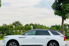 Hongqi E-HS9 giảm giá hơn 500 triệu sau 1 năm mở bán tại Việt Nam