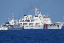 Philippines tố hải cảnh Trung Quốc cản trở tàu công vụ