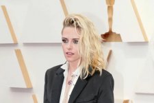 Chiếc quần đùi của Kristen Stewart phá vỡ mọi quy tắc thời trang trên thảm đỏ Oscar
