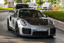 Ông 'Vua cà phê' Đặng Lê Nguyên Vũ chia sẻ cảm giác cầm lái Porsche 911 GT2 RS