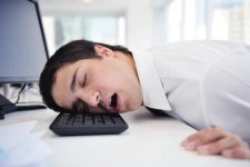 Ngủ muộn hay ngủ ít hại sức khỏe hơn?
