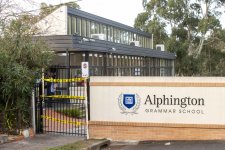 Giáo dục: Trường Alphington Grammar School ở Melbourne phản đối đề xuất cải tạo viện dưỡng lão đã xuống cấp