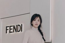 Phong cách thời trang 'hack' tuổi hiệu quả của Song Hye Kyo