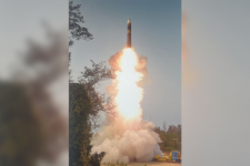 Ấn Độ phóng thử tên lửa trang bị nhiều đầu đạn hạt nhân