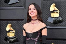 Loạt váy corset ấn tượng ở Grammy 2022
