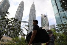 Người lao động tại Malaysia lo sợ mất việc làm
