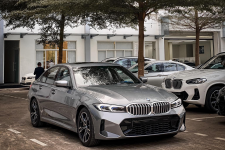 Toàn cảnh BMW 3-Series vừa góp mặt tại đại lý Việt Nam