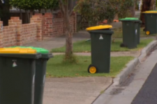 Tin Úc: Mở rộng chương trình tái chế rác thải nhựa từ các thùng rác màu vàng ở lề đường