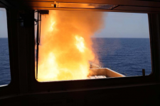 Chiến hạm Anh bắn hạ tên lửa đạn đạo Houthi