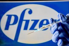Victoria: Thêm nhiều người dưới 50 tuổi được tiêm vắc-xin Pfizer
