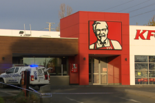 Narre Warren: Một người đàn ông bị cảnh sát nổ súng bắn tại nhà hàng KFC