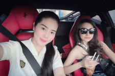 Jessie Lương vs Lê Kim Loan - "bộ đôi" vợ đại gia và gái xinh mỗi lần gặp là cùng nhau lái thử... siêu xe