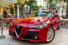 Chi tiết Alfa Romeo Giulia đầu tiên về Việt Nam