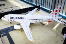 Hãng hàng không Brussels Airlines bỏ quy định đeo khẩu trang