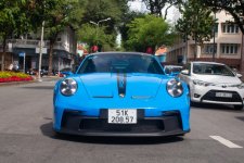 Nguyễn Quốc Cường lần đầu lái Porsche 911 GT3 thế hệ thứ 7 xuống phố
