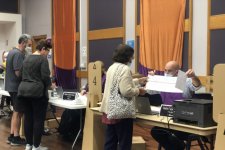 Cử tri bắt đầu bỏ phiếu sớm ở Úc