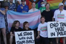 Tin Úc: Coles cho phép nhân viên là người chuyển giới được nghỉ phép đến mười ngày